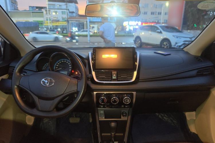 Used Toyota YARiS L Zhi Xuan 2019 1.5E CVT Dynamic Edition China VI compliant Center Console