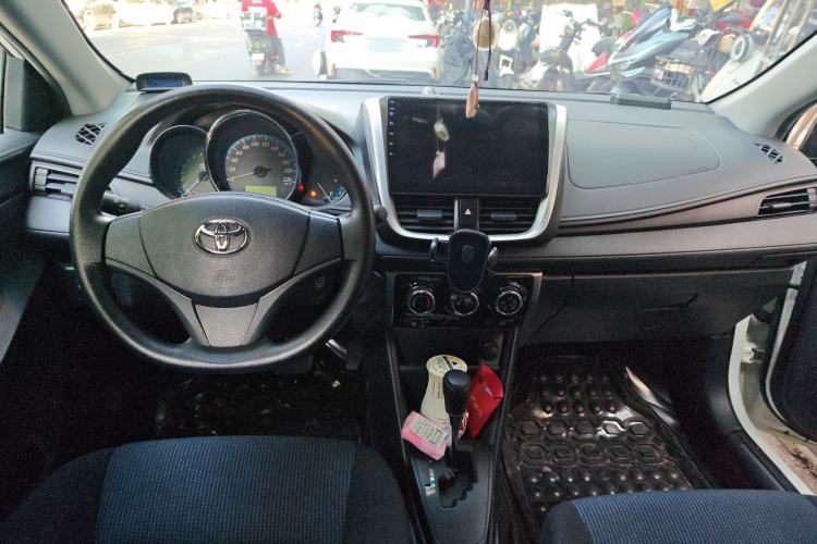 Used Toyota YARiS L Zhi Xuan 2019 1.5E CVT Dynamic Edition China VI compliant Center Console