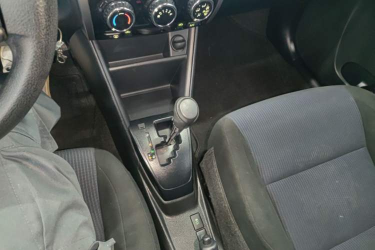 Used Toyota YARiS L Zhi Xuan 2019 1.5E CVT Dynamic Edition China VI compliant Gear Lever