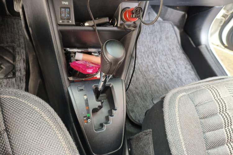 Used Toyota YARiS L Zhi Xuan 2019 1.5E CVT Dynamic Edition China VI compliant Gear Lever