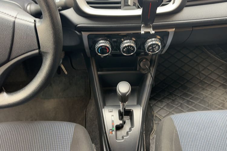Used Toyota YARiS L Zhi Xuan 2019 1.5E CVT Dynamic Edition China VI compliant Gear Lever