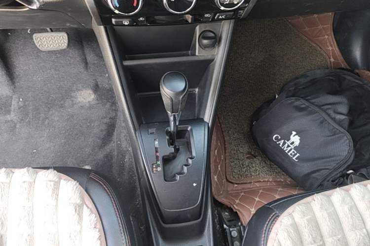 Used Toyota YARiS L Zhi Xuan 2019 1.5E CVT Dynamic Edition China VI compliant Gear Lever