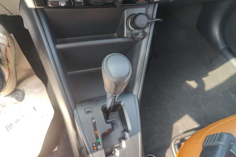 Used Toyota YARiS L Zhi Xuan 2019 1.5E CVT Dynamic Edition China VI compliant Gear Lever