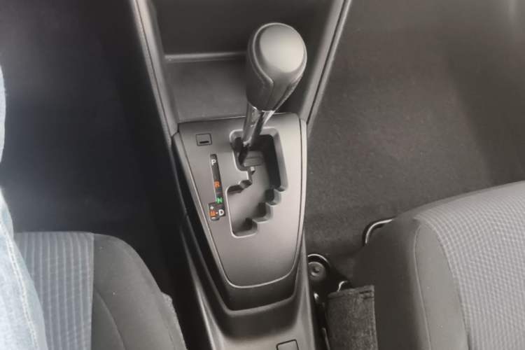Used Toyota YARiS L Zhi Xuan 2019 1.5E CVT Dynamic Edition China VI compliant Gear Lever