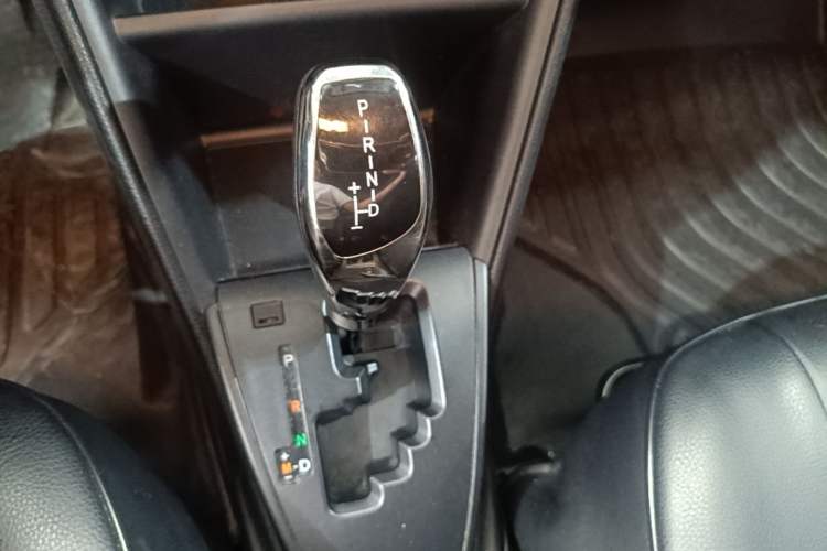 Used Toyota YARiS L Zhi Xuan 2019 1.5E CVT Dynamic Edition China VI compliant Gear Lever