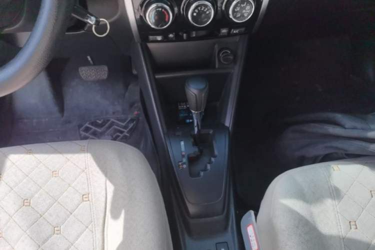 Used Toyota YARiS L Zhi Xuan 2019 1.5E CVT Dynamic Edition China VI compliant Gear Lever