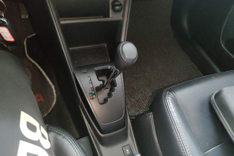 Used Toyota YARiS L Zhi Xuan 2019 1.5E CVT Dynamic Edition China VI compliant Gear Lever