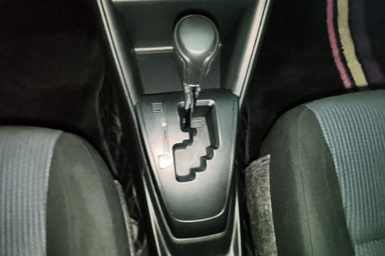 Used Toyota YARiS L Zhi Xuan 2019 1.5E CVT Dynamic Edition China VI compliant Gear Lever