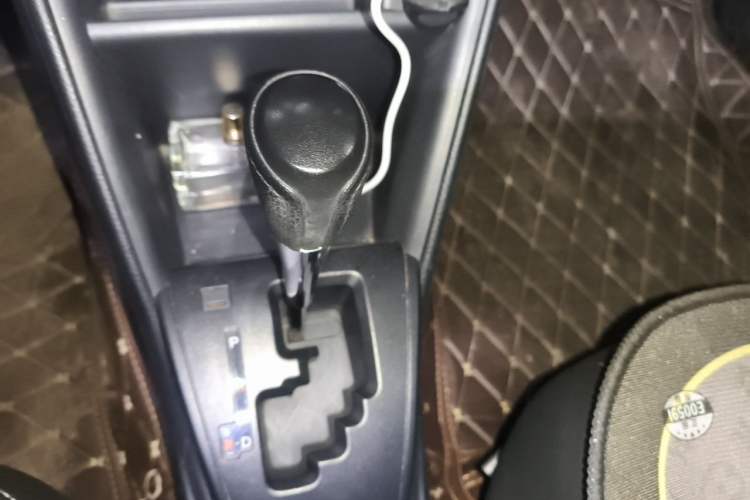 Used Toyota YARiS L Zhi Xuan 2019 1.5E CVT Dynamic Edition China VI compliant Gear Lever