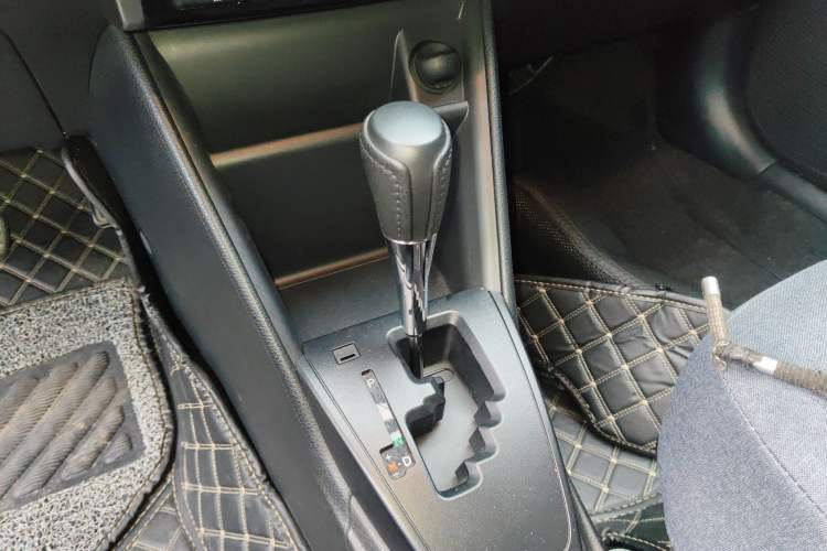 Used Toyota YARiS L Zhi Xuan 2019 1.5E CVT Dynamic Edition China VI compliant Gear Lever