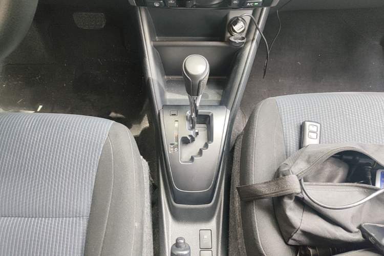 Used Toyota YARiS L Zhi Xuan 2019 1.5E CVT Dynamic Edition China VI compliant Gear Lever