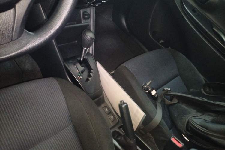 Used Toyota YARiS L Zhi Xuan 2019 1.5E CVT Dynamic Edition China VI compliant Gear Lever