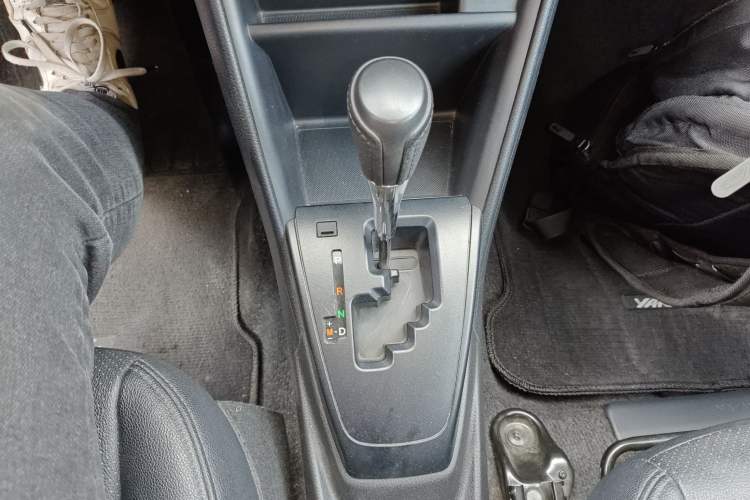 Used Toyota YARiS L Zhi Xuan 2019 1.5E CVT Dynamic Edition China VI compliant Gear Lever