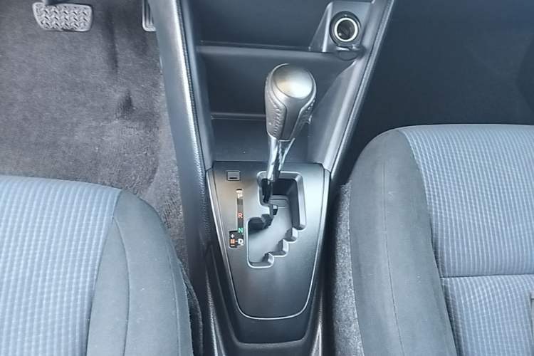 Used Toyota YARiS L Zhi Xuan 2019 1.5E CVT Dynamic Edition China VI compliant Gear Lever