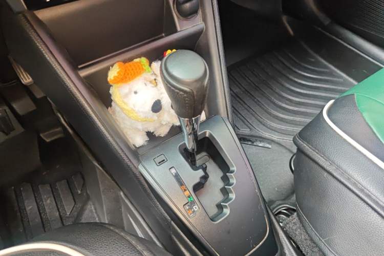 Used Toyota YARiS L Zhi Xuan 2019 1.5E CVT Dynamic Edition China VI compliant Gear Lever