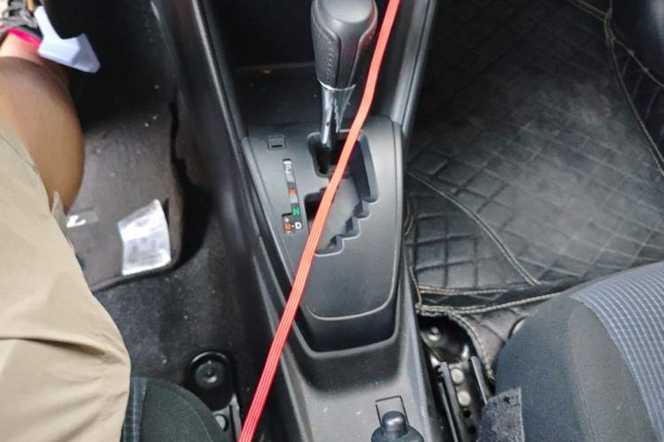 Used Toyota YARiS L Zhi Xuan 2019 1.5E CVT Dynamic Edition China VI compliant Gear Lever