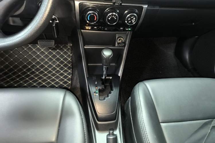 Used Toyota YARiS L Zhi Xuan 2019 1.5E CVT Dynamic Edition China VI compliant Gear Lever