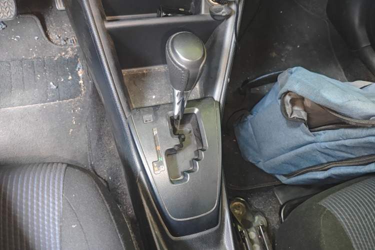 Used Toyota YARiS L Zhi Xuan 2019 1.5E CVT Dynamic Edition China VI compliant Gear Lever