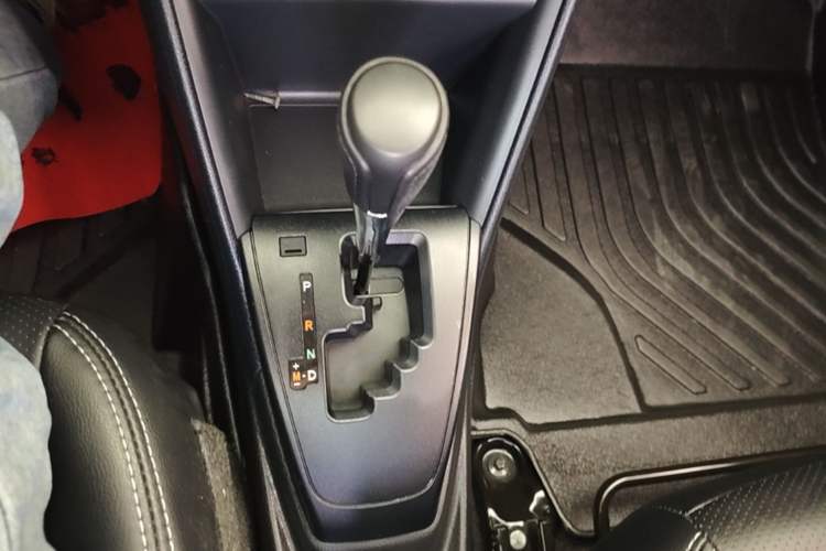 Used Toyota YARiS L Zhi Xuan 2019 1.5E CVT Dynamic Edition China VI compliant Gear Lever