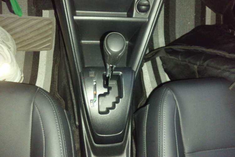 Used Toyota YARiS L Zhi Xuan 2019 1.5E CVT Dynamic Edition China VI compliant Gear Lever