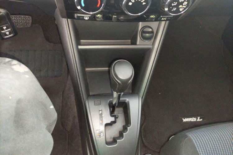 Used Toyota YARiS L Zhi Xuan 2019 1.5E CVT Dynamic Edition China VI compliant Gear Lever