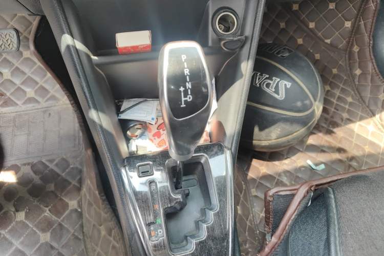 Used Toyota YARiS L Zhi Xuan 2019 1.5E CVT Dynamic Edition China VI compliant Gear Lever