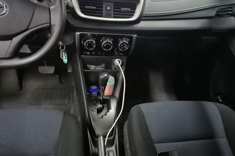 Used Toyota YARiS L Zhi Xuan 2019 1.5E CVT Dynamic Edition China VI compliant Gear Lever