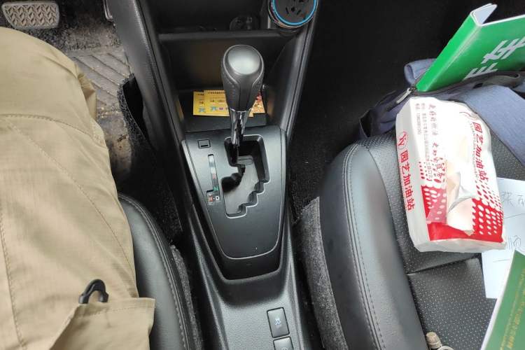 Used Toyota YARiS L Zhi Xuan 2019 1.5E CVT Dynamic Edition China VI compliant Gear Lever