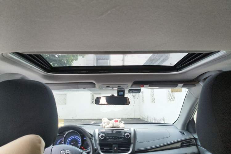 Used Toyota YARiS L Zhi Xuan 2019 1.5G CVT Xuan Dong Sunroof Version China VI Standard Headliner