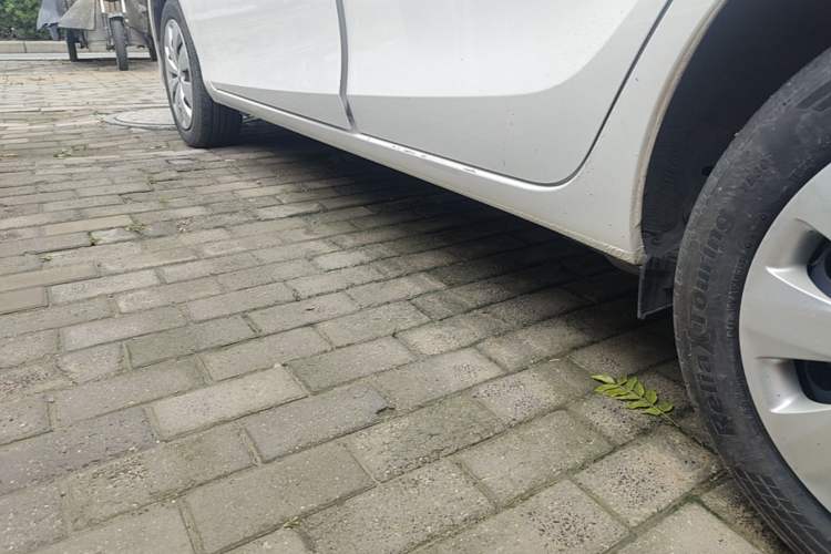 Used Toyota YARiS L Zhi Xuan 2019 1.5E CVT Dynamic Edition China VI compliant Left Side Sill