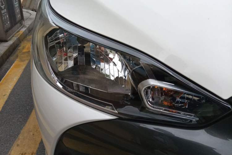Used Toyota YARiS L Zhi Xuan 2019 1.5E CVT Dynamic Edition China VI compliant Right Front Headlight