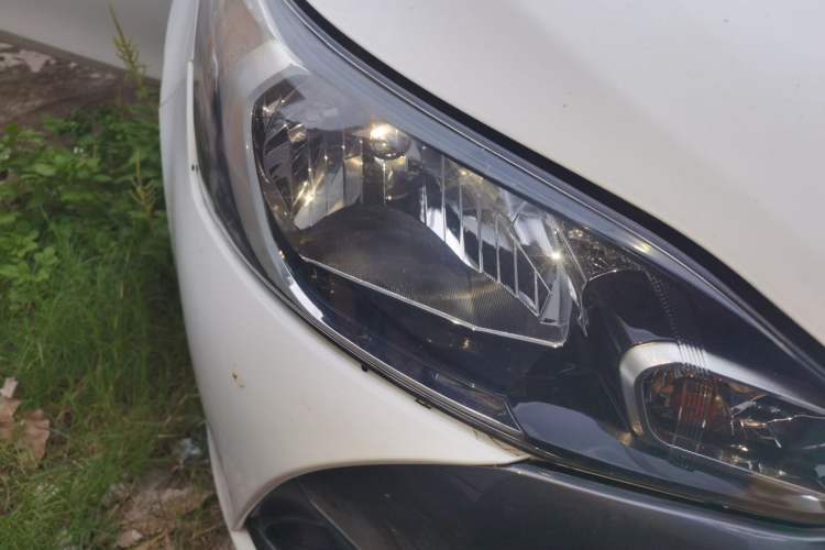 Used Toyota YARiS L Zhi Xuan 2019 1.5E CVT Dynamic Edition China VI compliant Right Front Headlight
