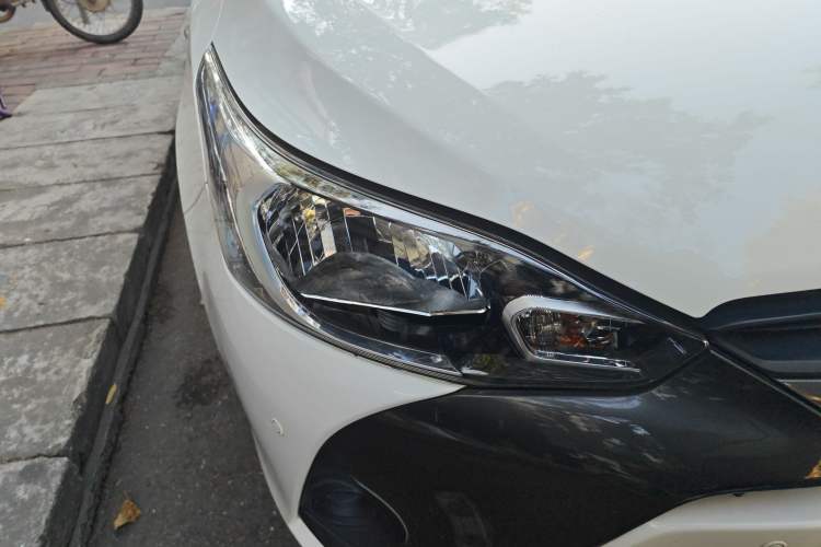 Used Toyota YARiS L Zhi Xuan 2019 1.5E CVT Dynamic Edition China VI compliant Right Front Headlight
