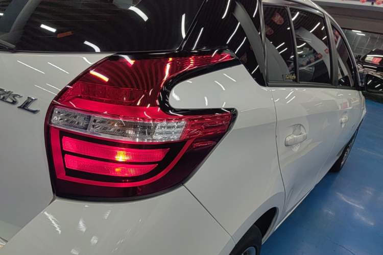 Used Toyota YARiS L Zhi Xuan 2019 1.5E CVT Dynamic Edition China VI compliant Right Rear Taillight