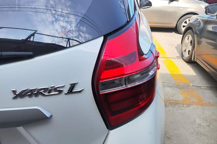 Used Toyota YARiS L Zhi Xuan 2019 1.5E CVT Dynamic Edition China VI compliant Right Rear Taillight