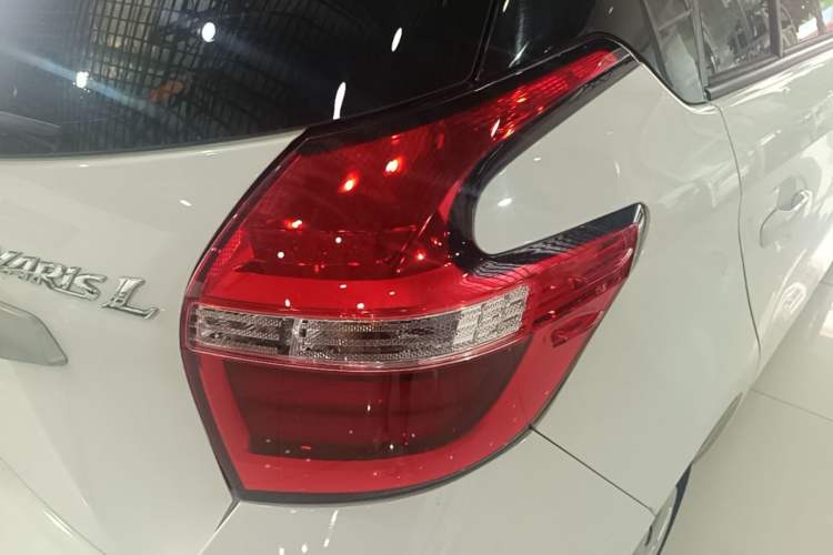 Used Toyota YARiS L Zhi Xuan 2019 1.5E CVT Dynamic Edition China VI compliant Right Rear Taillight