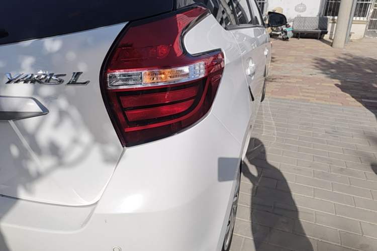 Used Toyota YARiS L Zhi Xuan 2019 1.5E CVT Dynamic Edition China VI compliant Right Rear Taillight