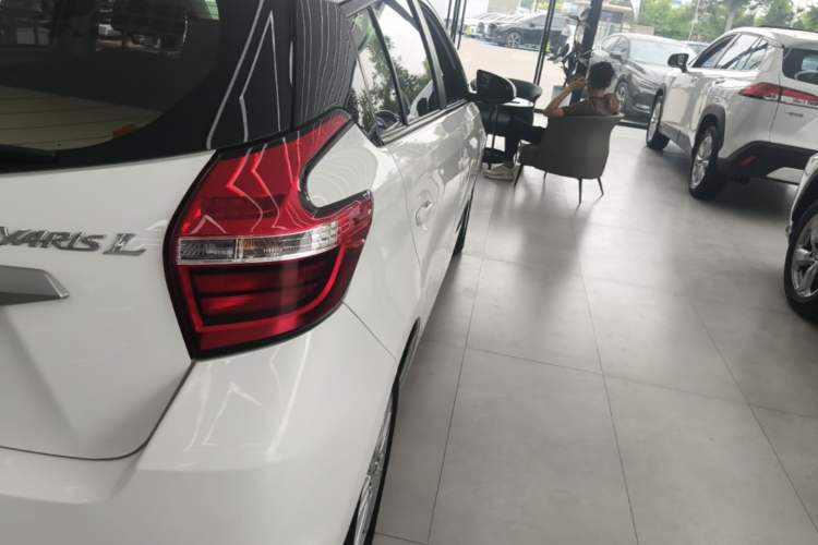 Used Toyota YARiS L Zhi Xuan 2019 1.5E CVT Dynamic Edition China VI compliant Right Rear Taillight