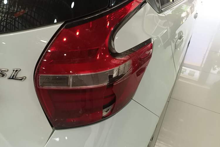 Used Toyota YARiS L Zhi Xuan 2019 1.5E CVT Dynamic Edition China VI compliant Right Rear Taillight
