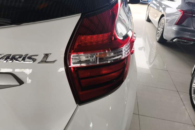 Used Toyota YARiS L Zhi Xuan 2019 1.5E CVT Dynamic Edition China VI compliant Right Rear Taillight