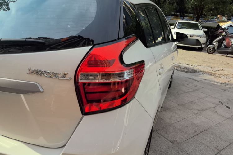 Used Toyota YARiS L Zhi Xuan 2019 1.5E CVT Dynamic Edition China VI compliant Right Rear Taillight