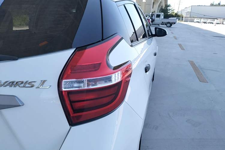 Used Toyota YARiS L Zhi Xuan 2019 1.5E CVT Dynamic Edition China VI compliant Right Rear Taillight