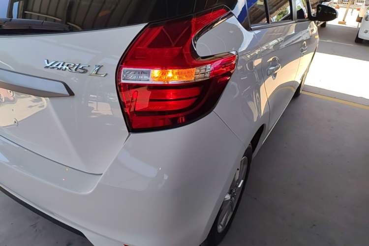 Used Toyota YARiS L Zhi Xuan 2019 1.5E CVT Dynamic Edition China VI compliant Right Rear Taillight