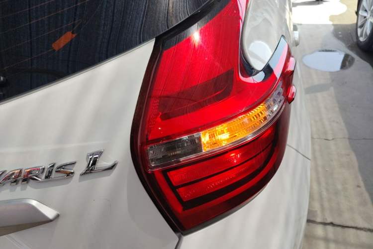 Used Toyota YARiS L Zhi Xuan 2019 1.5E CVT Dynamic Edition China VI compliant Right Rear Taillight