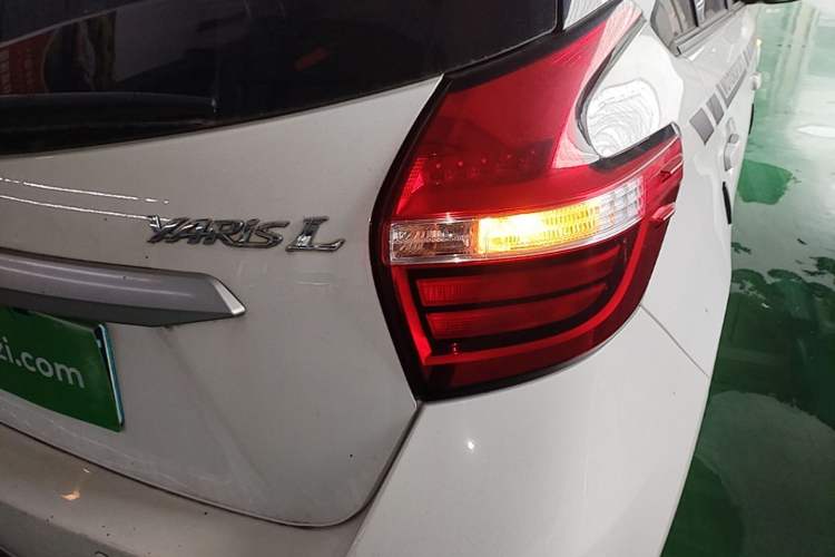 Used Toyota YARiS L Zhi Xuan 2019 1.5E CVT Dynamic Edition China VI compliant Right Rear Taillight