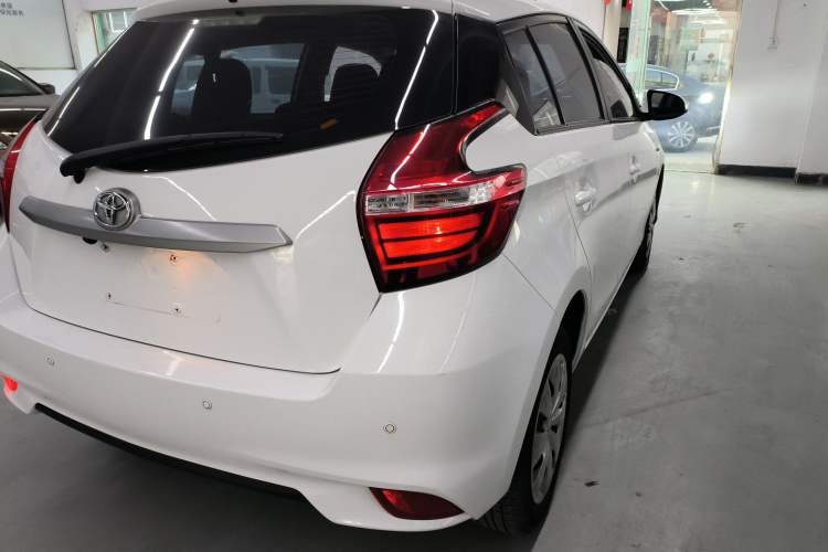 Used Toyota YARiS L Zhi Xuan 2019 1.5E CVT Dynamic Edition China VI compliant Right Rear Taillight