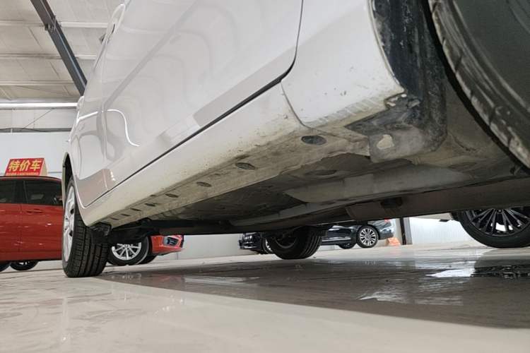 Used Toyota YARiS L Zhi Xuan 2019 1.5E CVT Dynamic Edition China VI compliant Right Side Sill