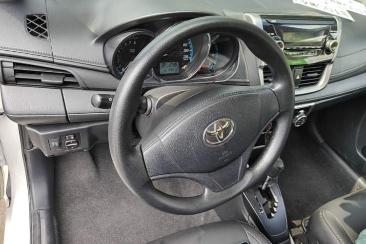 Used Toyota YARiS L Zhi Xuan 2019 1.5E CVT Dynamic Edition China VI compliant Steering Wheel