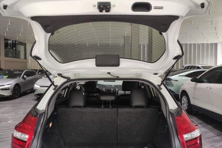 Used Toyota YARiS L Zhi Xuan 2019 1.5E CVT Dynamic Edition China VI compliant Trunk