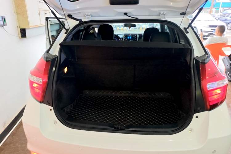 Used Toyota YARiS L Zhi Xuan 2019 1.5E CVT Dynamic Edition China VI compliant Trunk